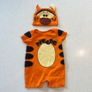Disney Baby Tigger outfit size 6 month